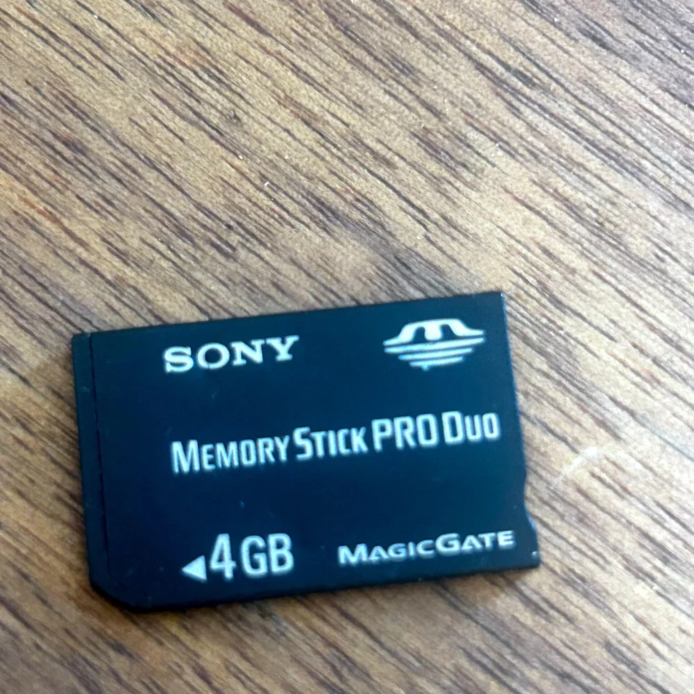 Sony Black Memory Card Reader pro duo Compact and Efficient